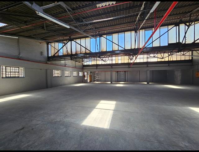 742M² WAREHOUSE TO LET IN BENROSE